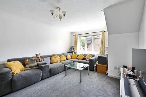 2 bedroom apartment to rent, Tamworth Drive, Fleet, GU51
