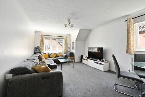 2 bedroom apartment to rent, Tamworth Drive, Fleet, GU51