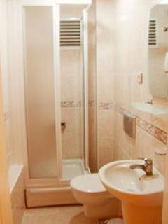 Studio to rent, Park Avenue North, London, NW10