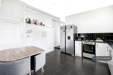 1 bedroom in a house share to rent, Maltese Road, Chelmsford, CM1