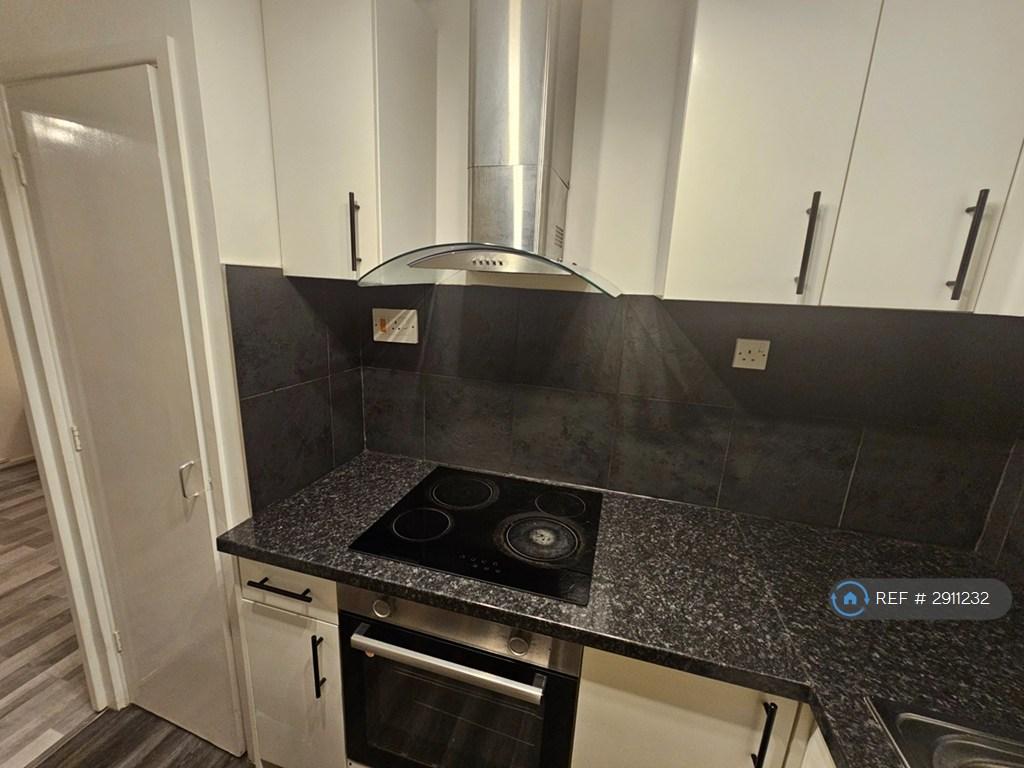Apartment in Cambridge, Romsey - View 5