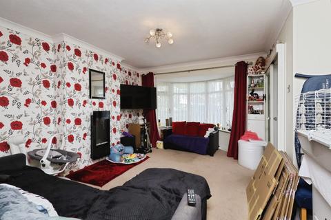 3 bedroom end of terrace house for sale, Bramble Drive, Hailsham