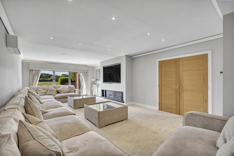 6 bedroom detached house for sale, North Road, Havering-atte-bower, RM4