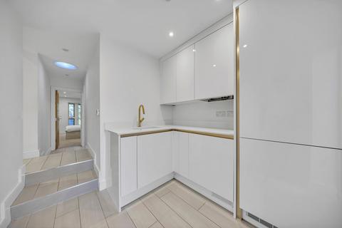 6 bedroom detached house for sale, North Road, Havering-atte-bower, RM4