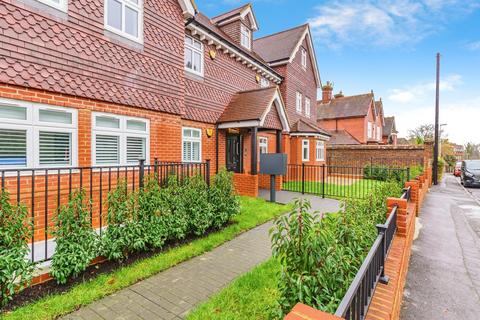 2 bedroom apartment for sale, Oakhurst, East Grinstead
