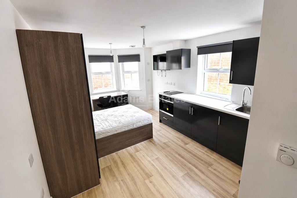 Charndon Close, Reading – pohled 2