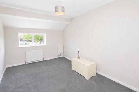 2 bedroom semi-detached house to rent, Elsinore Avenue, Staines-upon-Thames, TW19