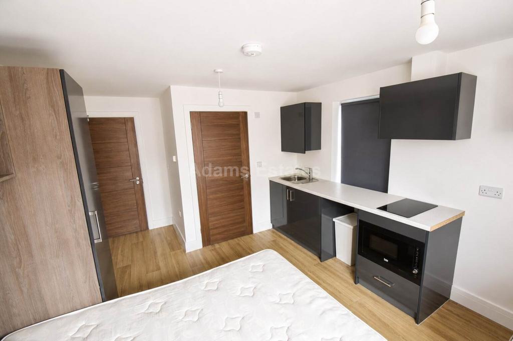Charndon Close, Reading – pohled 2