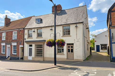 3 bedroom property with land for sale, St. John Street, Newport Pagnell