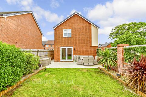 3 bedroom detached house for sale, Turret Avenue, Havant PO9