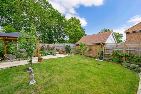 4 bedroom detached house for sale, Bramley Grove, Tenterden, Kent, TN30