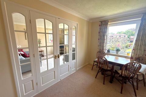 2 bedroom flat for sale, Willow Court, Brookside Road