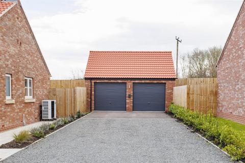 undefined, Maple Court, Tholthorpe
