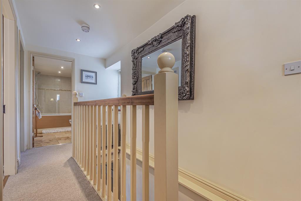 Stoneycroft, Rawdon, Leeds - View 6