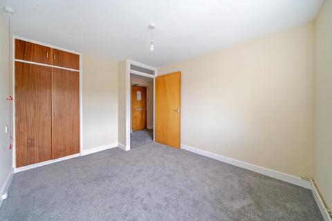 1 bedroom retirement property for sale, Knights Lane, Tiddington