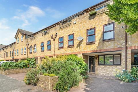 2 bedroom house for sale, Clarence Road, London