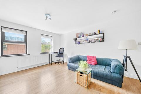 2 bedroom house for sale, Clarence Road, London