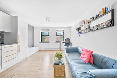 2 bedroom house for sale, Clarence Road, London