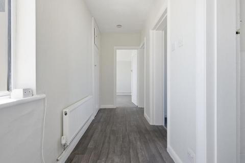 1 bedroom apartment for sale, Hainault Road, London, E11