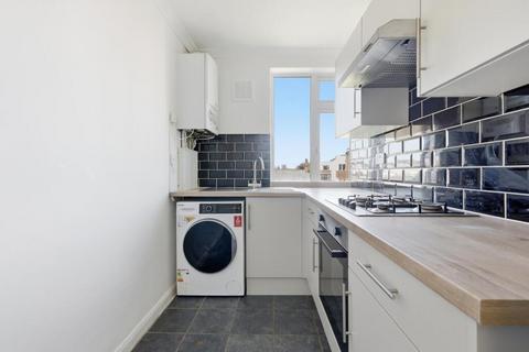 1 bedroom apartment for sale, Hainault Road, London, E11