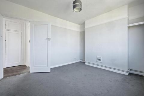 1 bedroom apartment for sale, Hainault Road, London, E11