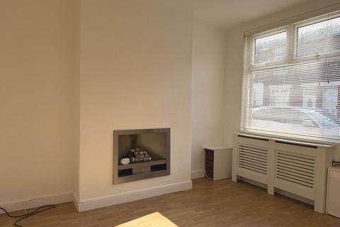 3 bedroom terraced house to rent, Cross Street, Warrington