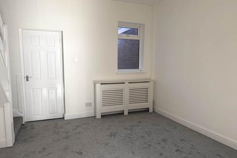 3 bedroom terraced house to rent, Cross Street, Warrington