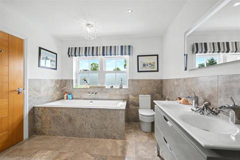 5 bedroom detached house for sale, Woodchurch Road, Arnold, Nottingham