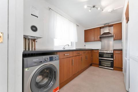 2 bedroom flat to rent, Kingsknowe Road North, Kingsknowe, Edinburgh, EH14