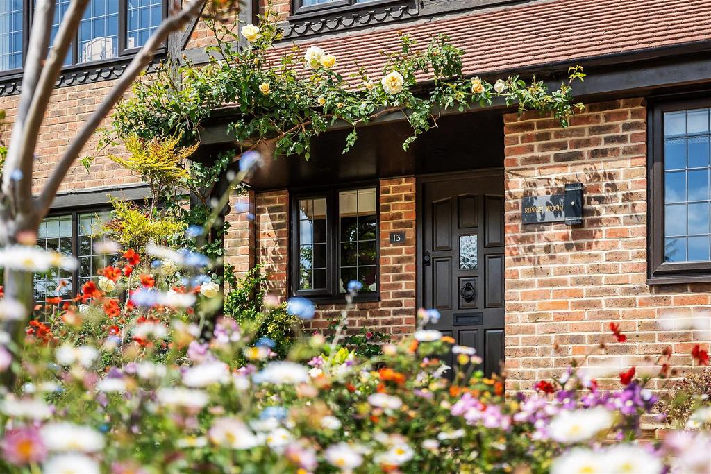 Detached house exterior, garden