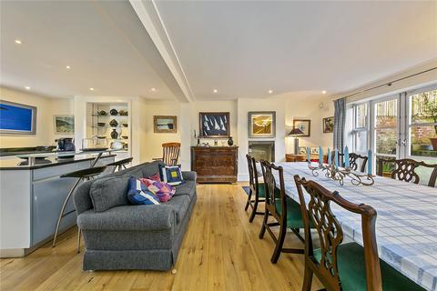 undefined, Queens Road, Richmond, Surrey, TW10
