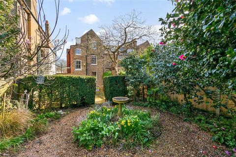 undefined, Queens Road, Richmond, Surrey, TW10