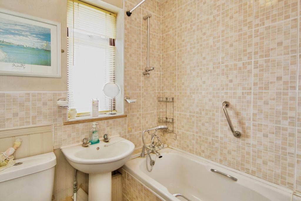 House in London, London Borough of Barking and Dagenham - View 3