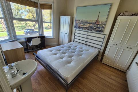 5 bedroom house share to rent, Grant Avenue, Liverpool L15
