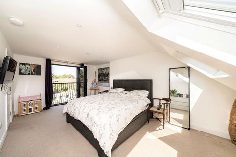 4 bedroom semi-detached house for sale, Harraden Road, Blackheath