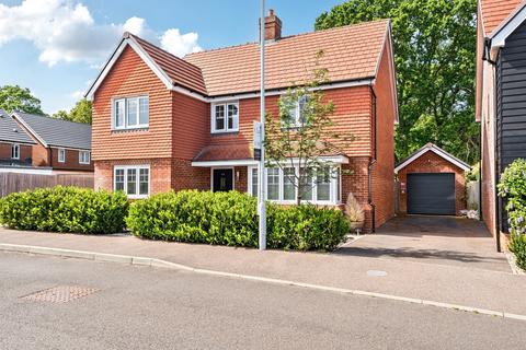 5 bedroom detached house for sale, Water Lily Way, West Sussex BN13