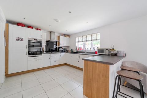 5 bedroom detached house for sale, Water Lily Way, West Sussex BN13