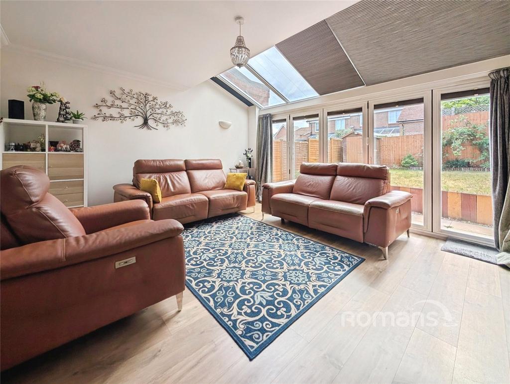 House in Woodley, Wokingham - View 4