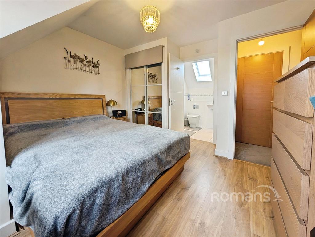 House in Woodley, Wokingham - View 5