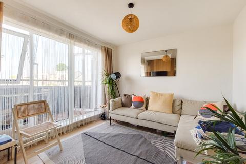 2 bedroom flat for sale, Bramhope Lane, London, SE7