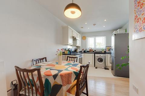 2 bedroom flat for sale, Bramhope Lane, London, SE7