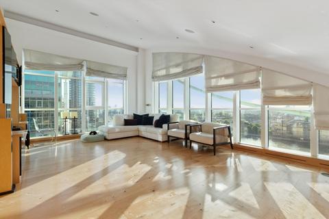 5 bedroom flat for sale, St. George Wharf, London SW8