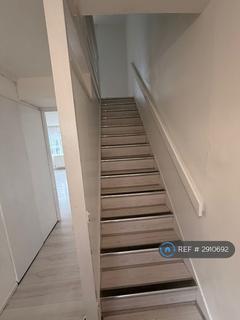 2 bedroom flat to rent, St Mary's Road, London, N9