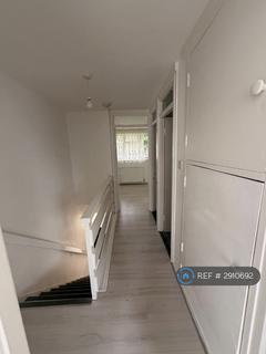2 bedroom flat to rent, St Mary's Road, London, N9