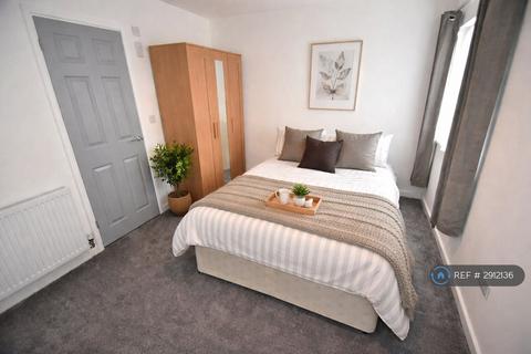 1 bedroom in a house share to rent, Chichester Road, Portsmouth, PO2