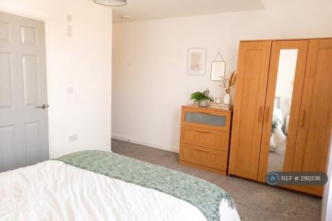 1 bedroom in a house share to rent, Chichester Road, Portsmouth, PO2
