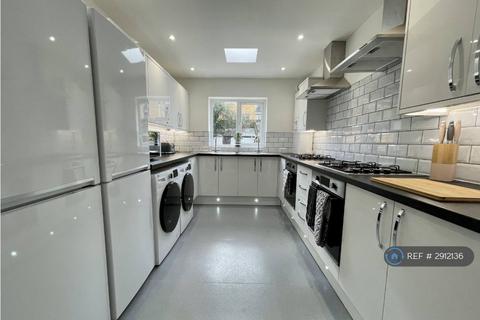 1 bedroom in a house share to rent, Chichester Road, Portsmouth, PO2