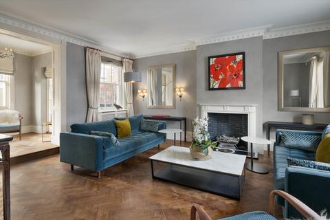 4 bedroom terraced house for sale, First Street, Chelsea, London SW3