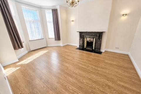 2 bedroom flat to rent, Hale Lane, Mill Hill, NW7