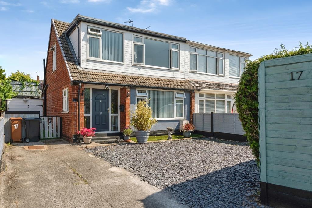 3 bedroom semi-detached house for sale